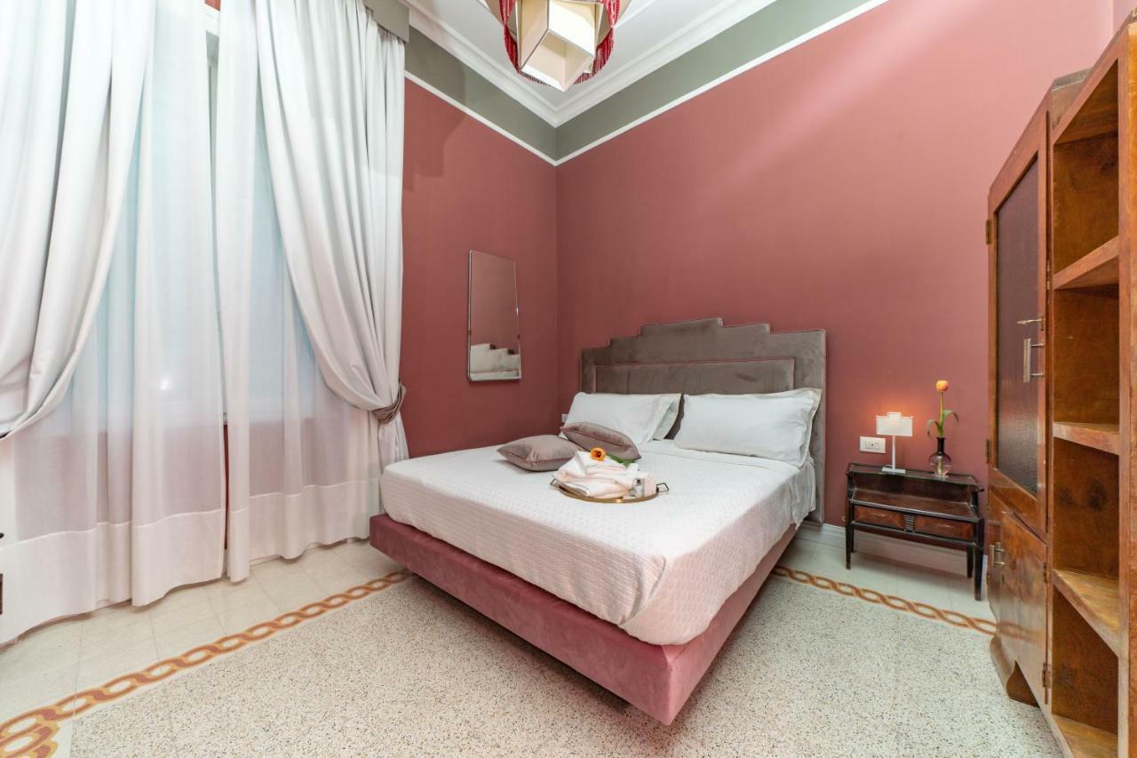 Il Fiore D'Oro Luxury Holiday House Наполи Екстериор снимка